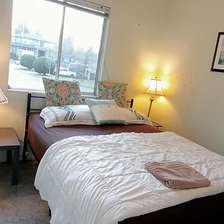 C3 Stylish & Charming Holiday Home - Great Location-3