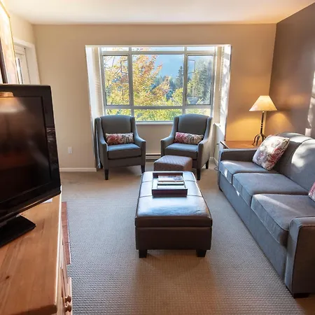 Whistler Town Plaza By Latour Hotels And Resorts-3