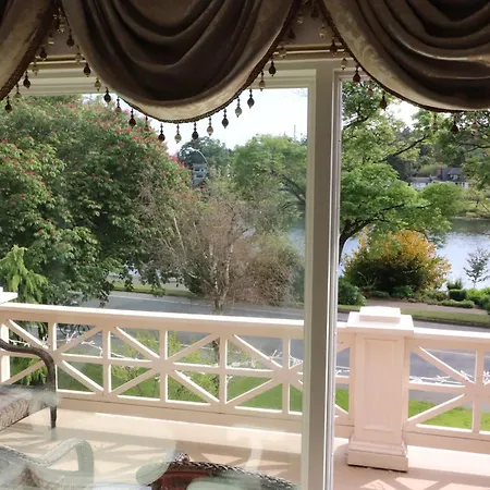 Lipton Place By Elegant Waterfront-2