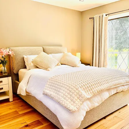 Oceanside Manor - Fancy Room - Golf Course & Beach View-3