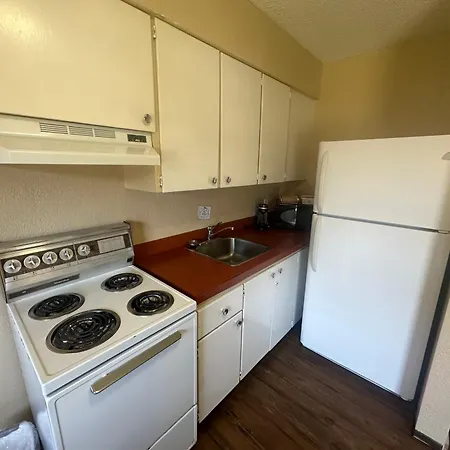 Island West Resort-Motel-2