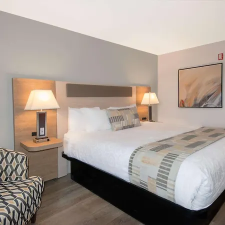 Coast Abbotsford Hotel & Suites-3