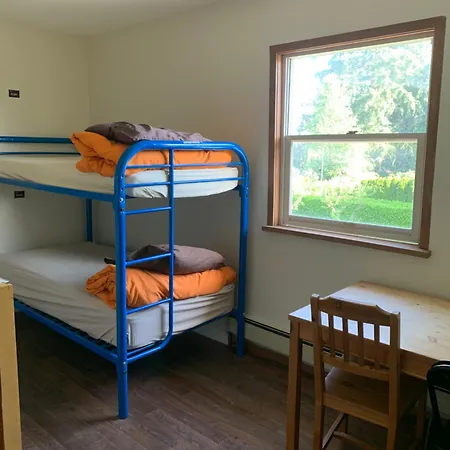Vancouver Backpacker House - 10 Min Walk To Metrotown Skytrain Station-3
