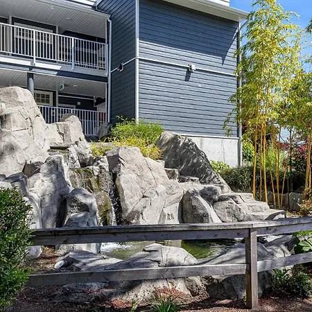 Pacific Shores Resort & Spa-3