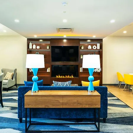 Comfort Suites Kelowna-3