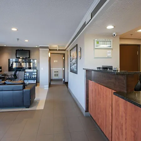 Super 8 By Wyndham Kamloops On The Hill-2