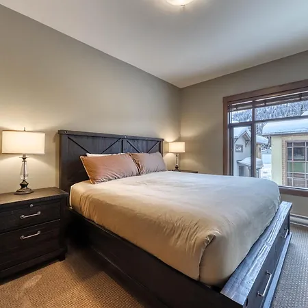 17 Village Walk Sun Peaks Bc-2