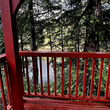 Waterfront Timber-Frame Cottage!-3
