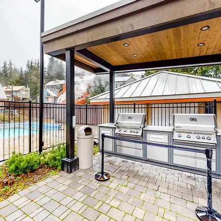 Lake Placid Coach House 16-2