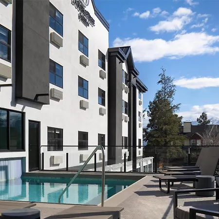 Doubletree By Hilton West Kelowna-2