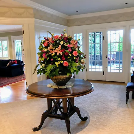 Shaughnessy Heritage Manor On Vancouver'S Westside Free Housekeeping Optional-3