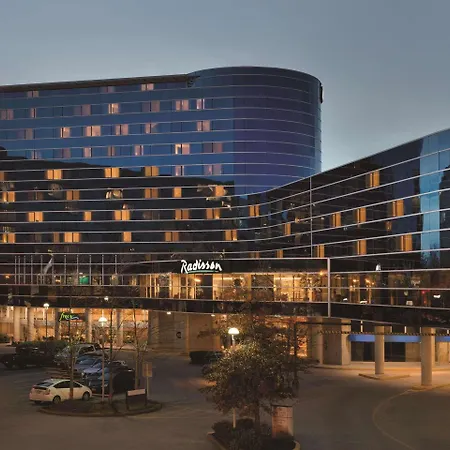 Radisson Hotel Vancouver Airport-3
