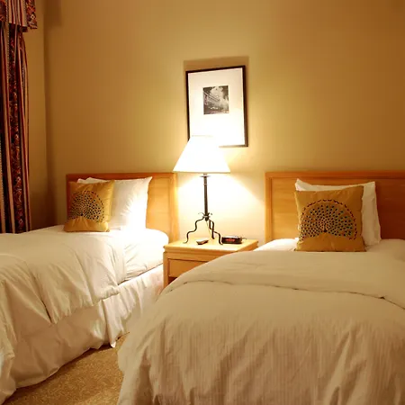 Rosellen Suites At Stanley Park-2