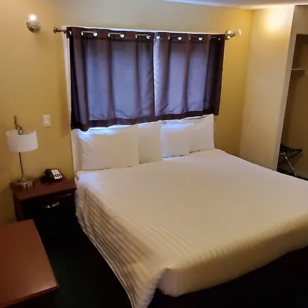 Comox Valley Inn & Suites-2