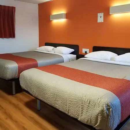 Motel 6 Cranbrook-3