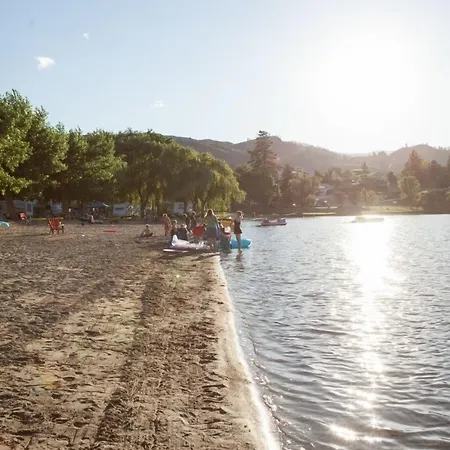The Lakeside Resort-2