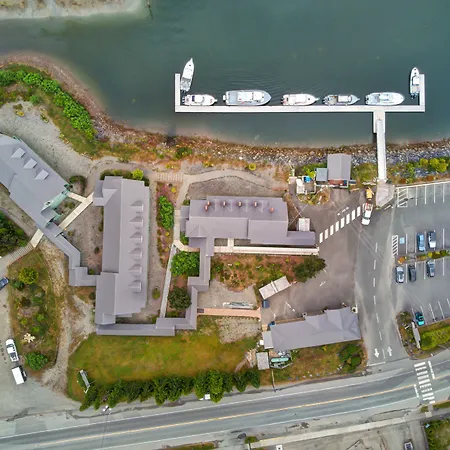 Canadian Princess Lodge & Marina-3