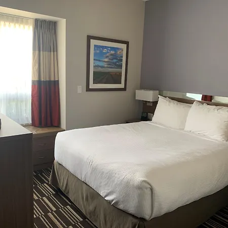 Microtel Inn & Suites By Wyndham Fort Saint John-2