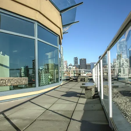 Grand Park Hotel & Suites Downtown Vancouver, An Ascend Collection Hotel-3