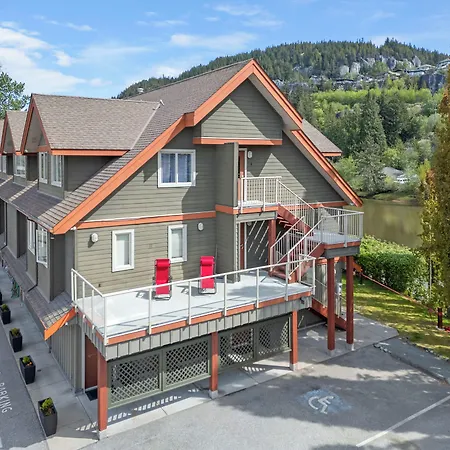 Squamish Adventure Inn-2