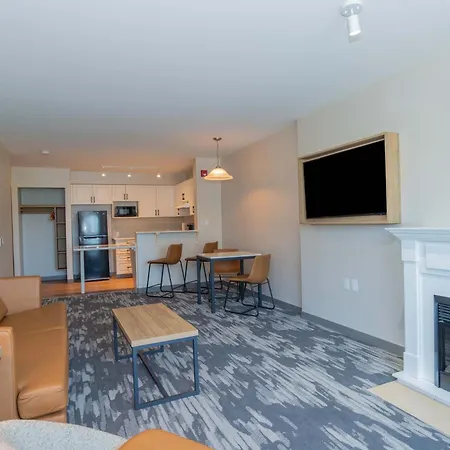 Sandman Signature Surrey-Guildford Suites-3