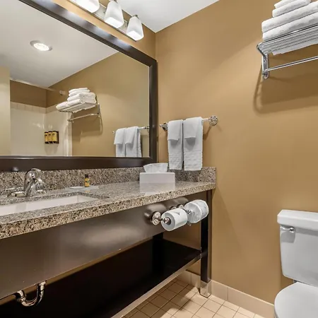 Best Western Plus Baker Street Inn-3