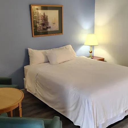 Super 8 By Wyndham Sicamous-2