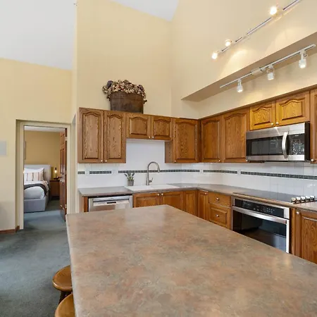 2Br In The Lynx, Family Sized, Mountain Views, Private Balcony, Tranquil Location, Parking-3