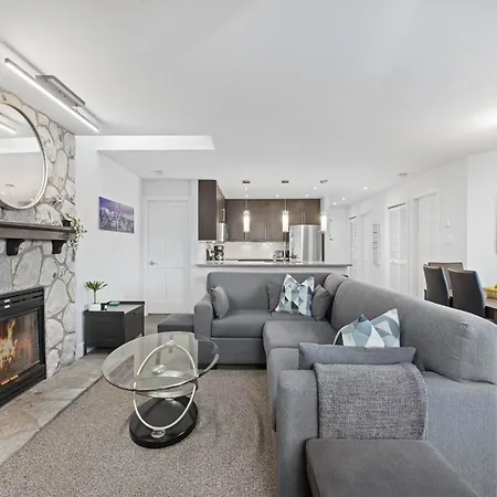 2Br In Gleneagle, Gourmet Kitchen, Newly Updated, Wood Burning Fireplace, Parking-2