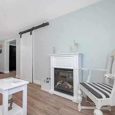 Quaint 1 Bedroom Lower Suite In Victoria, Bc-3
