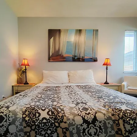 Bed Plus House Close Yvr Airport-2