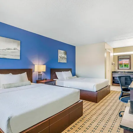 Days Inn By Wyndham Golden-3