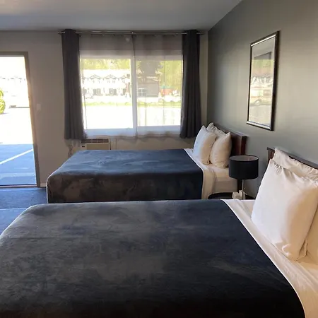Monashee Lodge-3