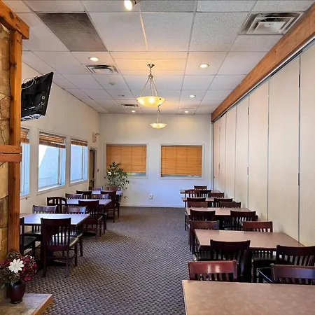 Super 8 By Wyndham Castlegar Bc-2