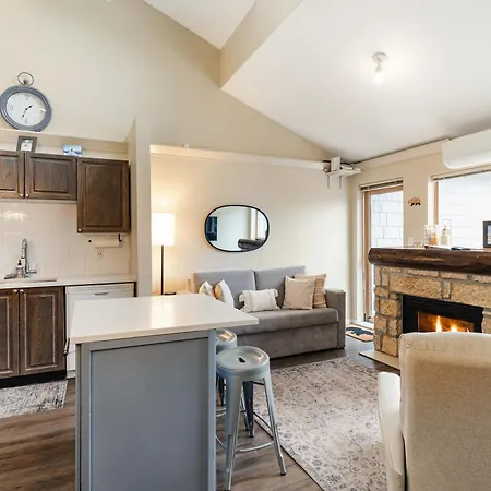 R & R Retreat Luxury Condo-2