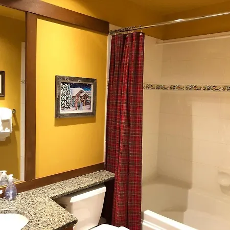 Ski In Ski Out Minutes From Village, Private Hot Tub Sleeps 6 Free Shuttle-3