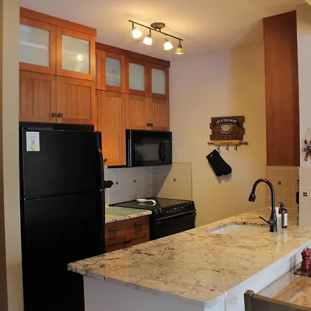 Timberline Lodges By Fernie Lodging Co-2
