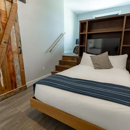 Sechelt Inn-3