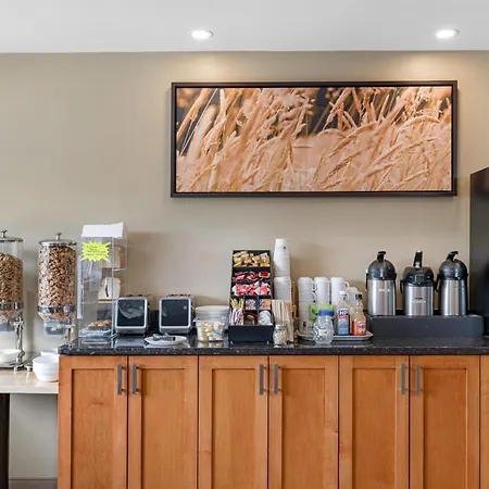 Surestay Plus Hotel By Best Western Salmon Arm-2