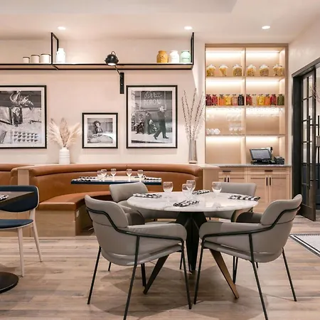 Best Western Plus Baker Street Inn-2