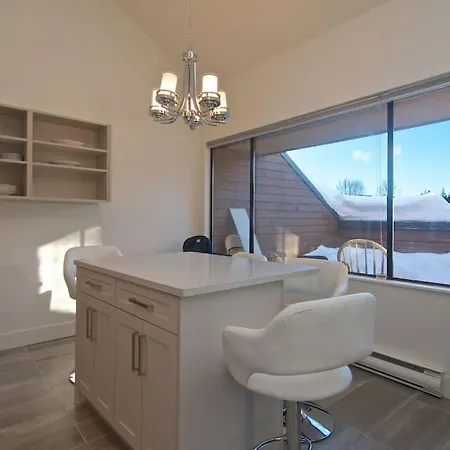 Hearthstone Lodge - Hot Tub - Village Location - One Bedroom Loft-2
