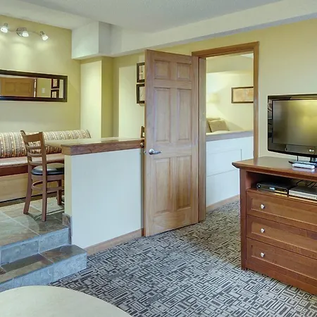 Mountain Side Hotel Whistler By Executive-2