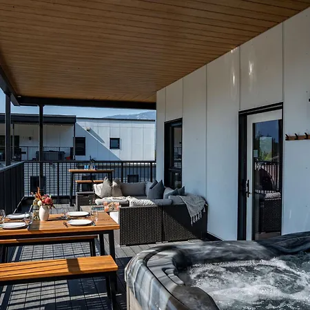The Big Deck By Revelstoke Vacations-2
