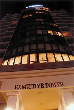 Executive Airprort Plaza-3