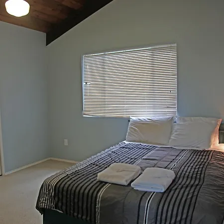 Four-Bedroom Home In Broadmead 22-2