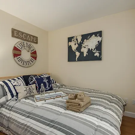 3Br/3Ba Downtown Luxury Townhouse-2