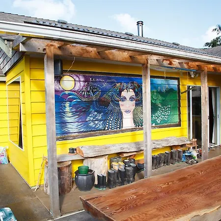 Tofino Travellers Guesthouse-3