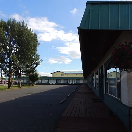 100 Mile Motel & Rv Park-3