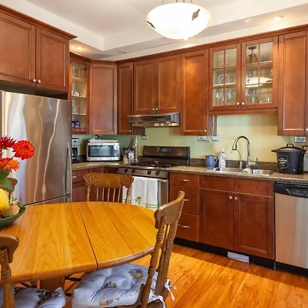 Beautiful, Quiet 3Br In Posh Kitsilano-2