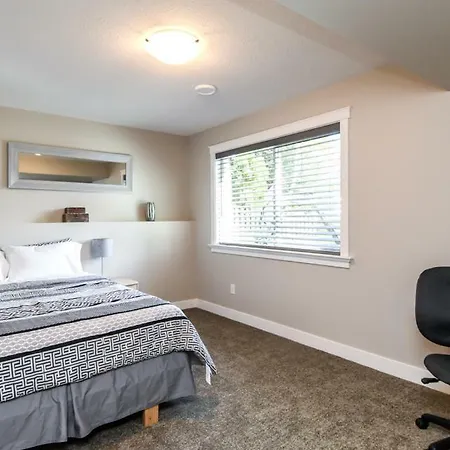 699 Eland Drive-3